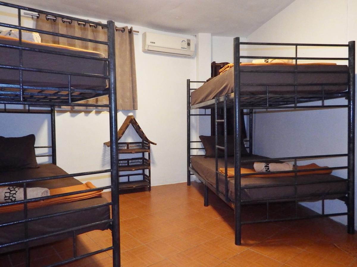 White Rabbit Hostel Baan Khai Exterior photo